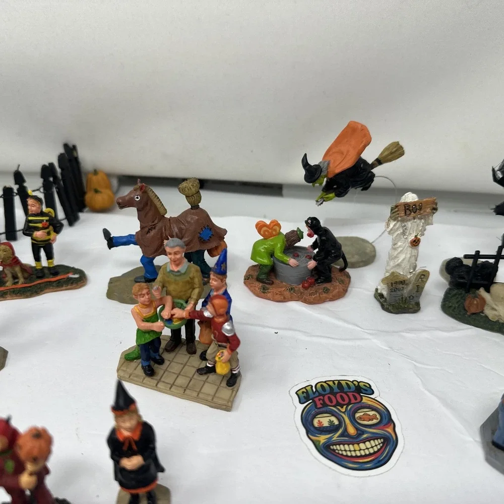Big MIX lot Lemax Spooky Town halloween Vintage Retired